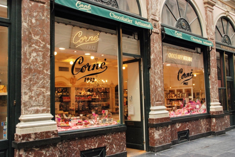 chocolaterie-MALAUSSENE-min_chocolate_chocolaterie_shop_luxury_chic_gallery_brussels_belgium-558146